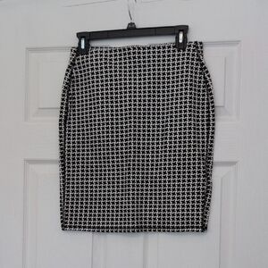 Old Navy Black and White Pencil Skirt